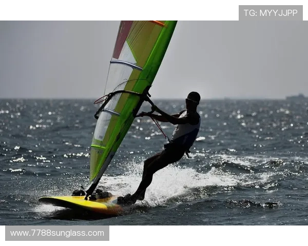 帆船毕焜谈海上孤独感